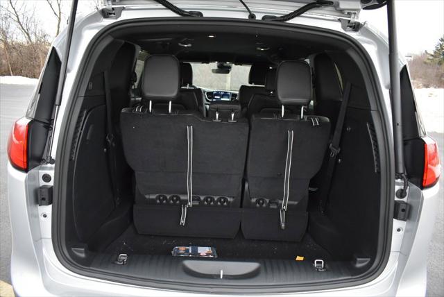 2026 Chrysler Voyager LX