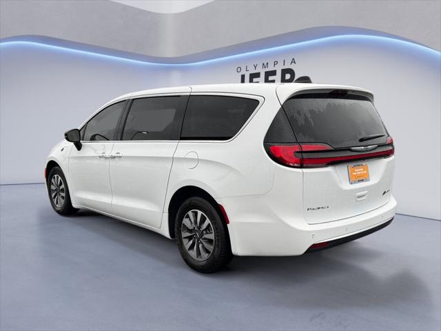 2024 Chrysler Pacifica Hybrid Select