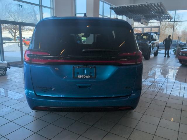2026 Chrysler Pacifica Select AWD