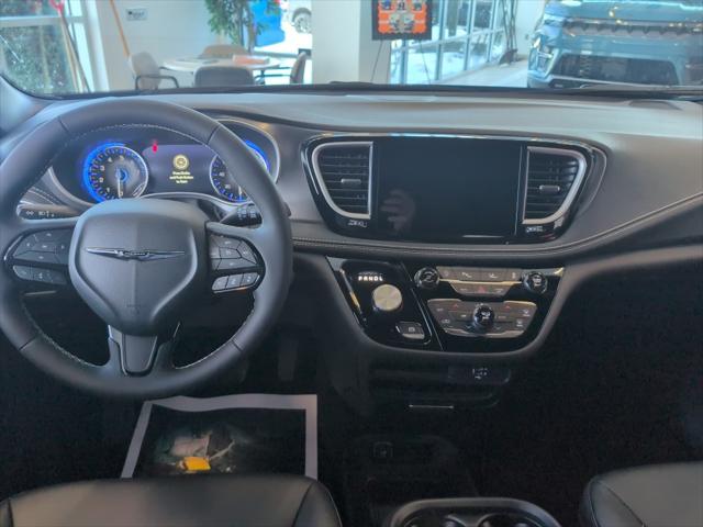 2026 Chrysler Pacifica Select AWD