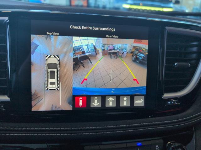 2026 Chrysler Pacifica Select AWD
