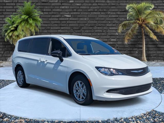 2025 Chrysler Voyager LX