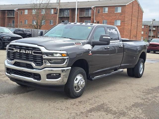 2026 RAM Ram 3500 RAM 3500 TRADESMAN CREW CAB 4X4 8 BOX