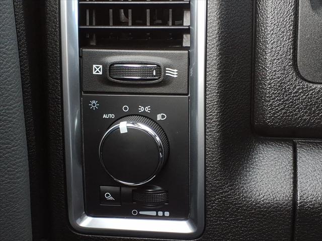 2023 Ram 1500 Classic SLT Crew Cab 4x4 5'7" Box