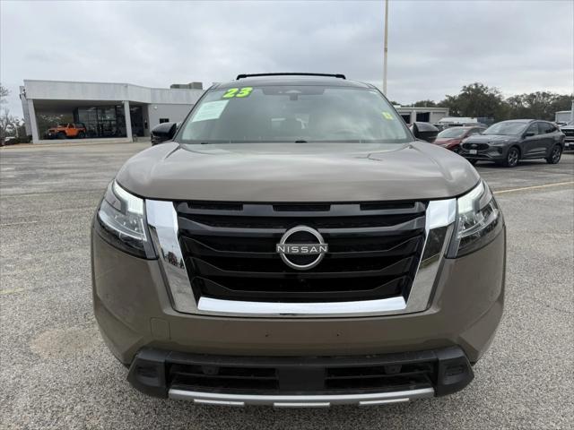 2023 Nissan Pathfinder Platinum FWD