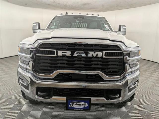 2026 RAM Ram 5500 Chassis Cab RAM 5500 TRADESMAN CHASSIS CREW CAB 4X4 84 CA