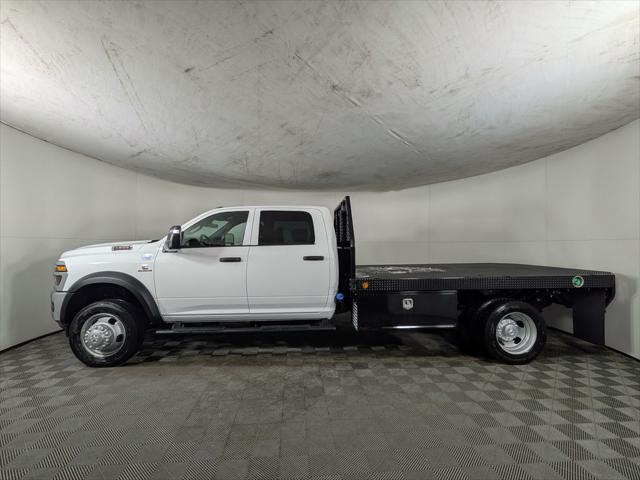 2026 RAM Ram 5500 Chassis Cab RAM 5500 TRADESMAN CHASSIS CREW CAB 4X4 84 CA