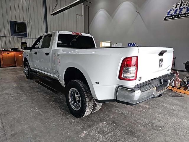 2024 RAM 3500 Tradesman Crew Cab 4x4 8 Box
