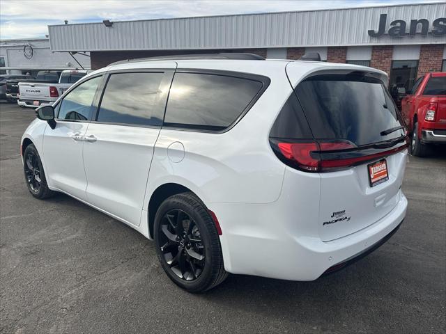 2026 Chrysler Pacifica PACIFICA SELECT AWD