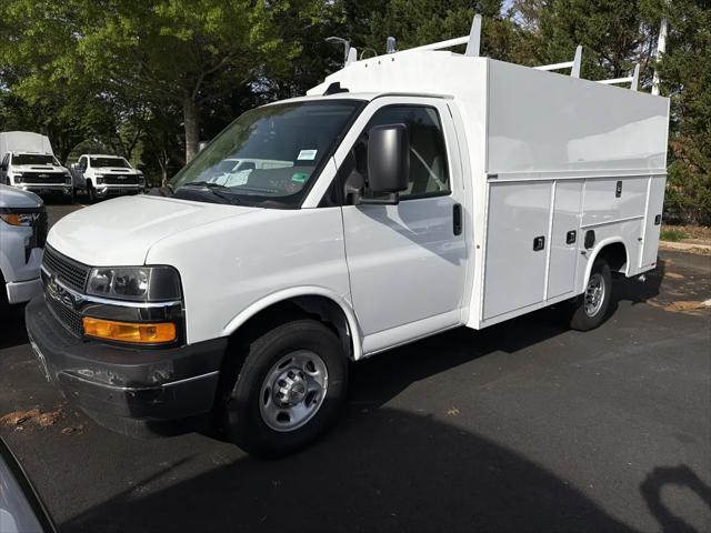 2025 Chevrolet Express Cutaway Work Van