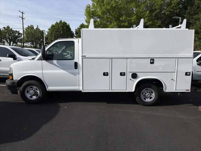 2025 Chevrolet Express Cutaway Work Van