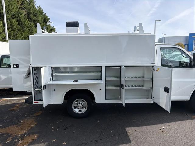 2025 Chevrolet Express Cutaway Work Van