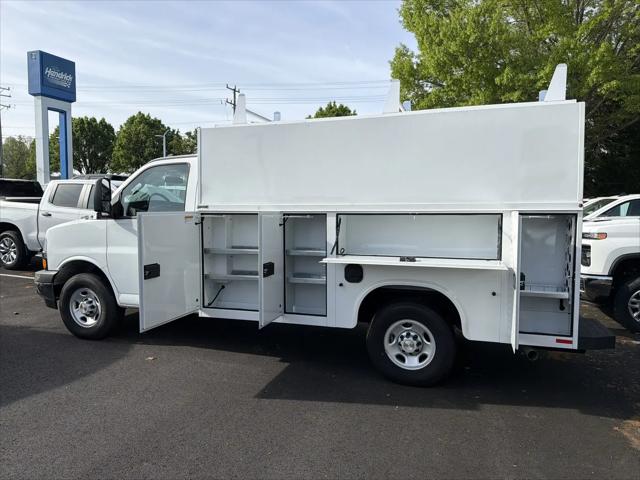2025 Chevrolet Express Cutaway Work Van