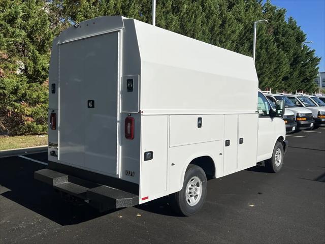 2025 Chevrolet Express Cutaway Work Van