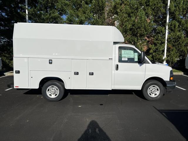 2025 Chevrolet Express Cutaway Work Van