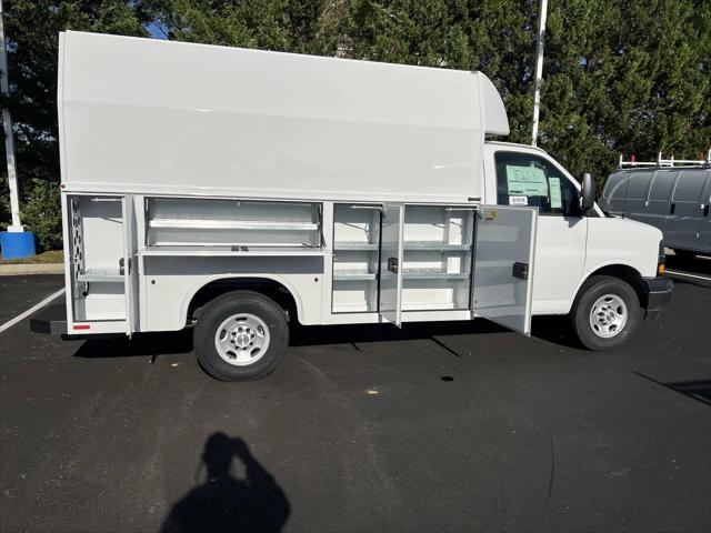 2025 Chevrolet Express Cutaway Work Van