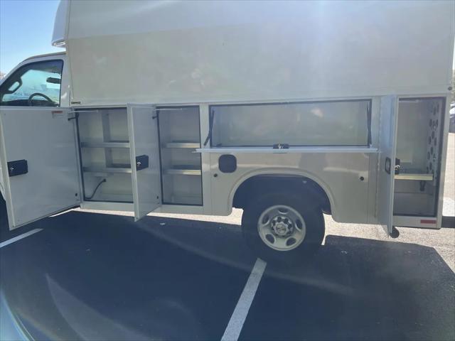 2025 Chevrolet Express Cutaway Work Van