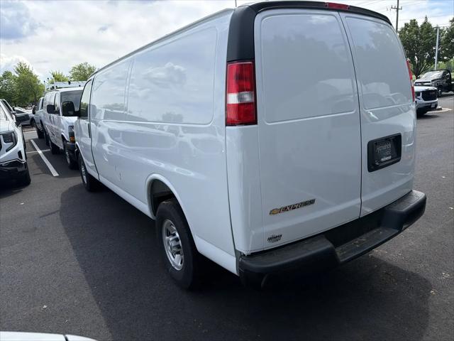 2025 Chevrolet Express Cargo Van RWD 2500 Extended Wheelbase WT