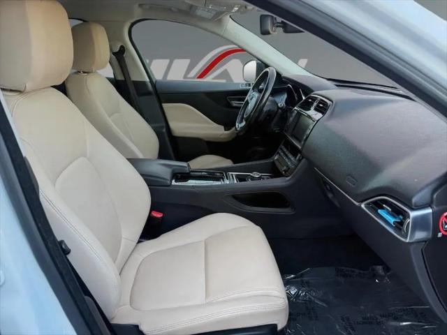 2018 Jaguar F-PACE 25t Premium