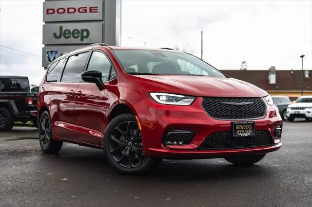 2026 Chrysler Pacifica Select AWD for sale in Newberg, OR