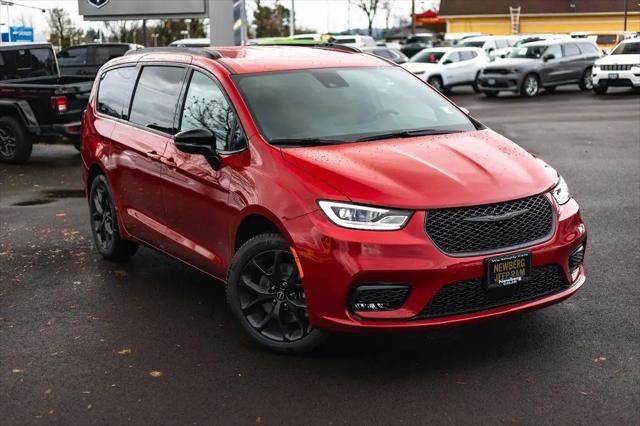 2026 Chrysler Pacifica Select AWD