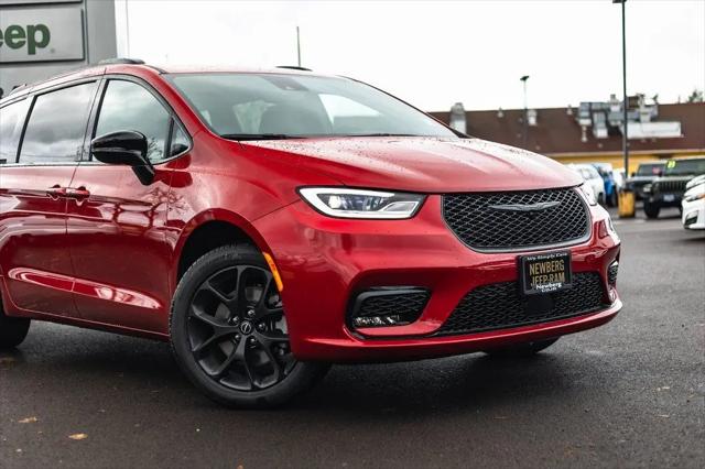 2026 Chrysler Pacifica Select AWD