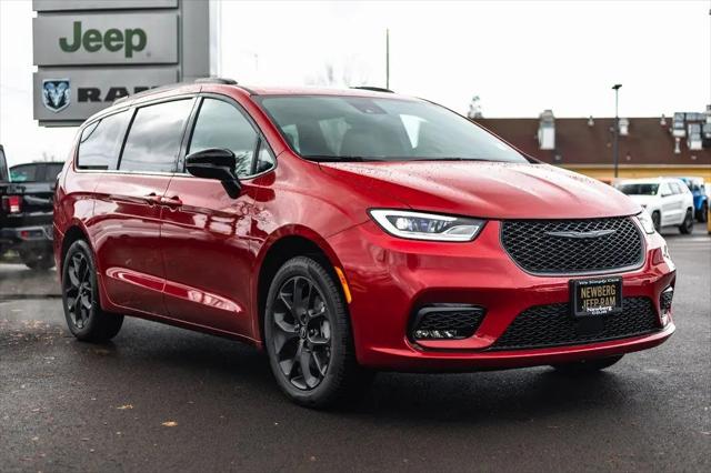 2026 Chrysler Pacifica Select AWD