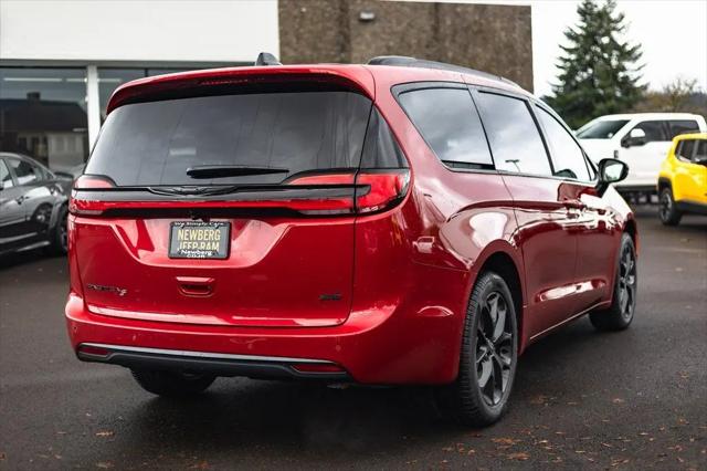 2026 Chrysler Pacifica Select AWD