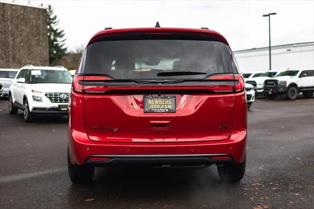 2026 Chrysler Pacifica Select AWD
