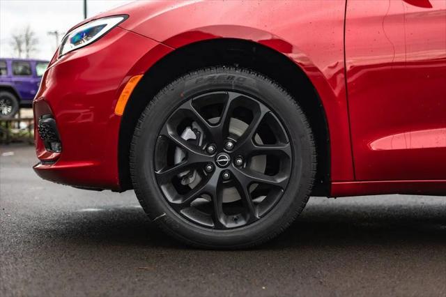 2026 Chrysler Pacifica Select AWD