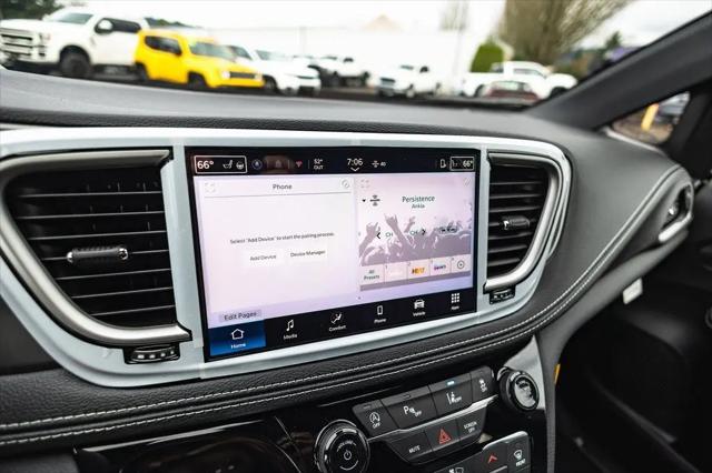 2026 Chrysler Pacifica Select AWD