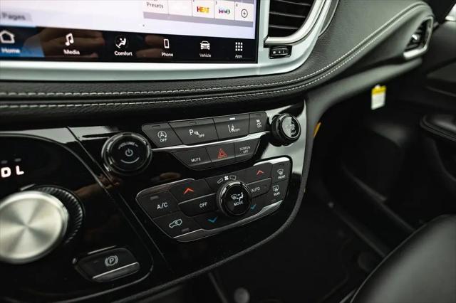 2026 Chrysler Pacifica Select AWD