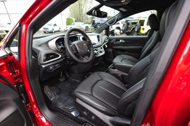2026 Chrysler Pacifica Select AWD