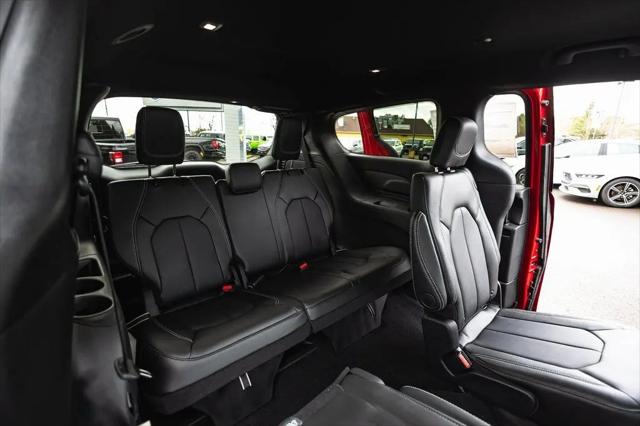 2026 Chrysler Pacifica Select AWD