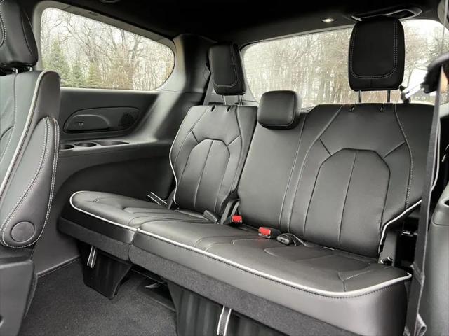 2026 Chrysler Pacifica Limited AWD