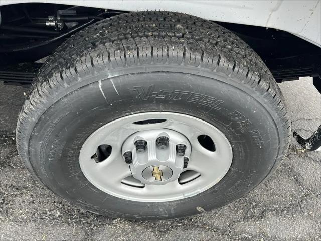 2025 Chevrolet Express Passenger RWD 3500 Extended Wheelbase LS