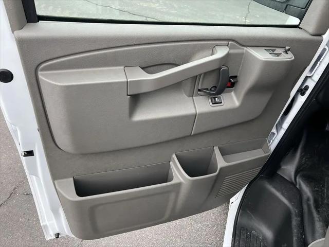 2025 Chevrolet Express Passenger RWD 3500 Extended Wheelbase LS