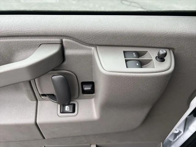 2025 Chevrolet Express Passenger RWD 3500 Extended Wheelbase LS