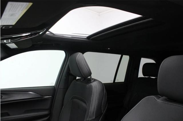 2025 Jeep Grand Cherokee Laredo X 4x2
