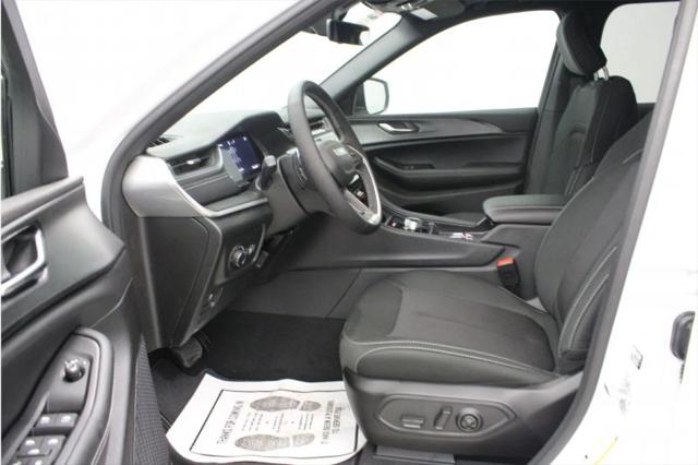 2025 Jeep Grand Cherokee Laredo X 4x2