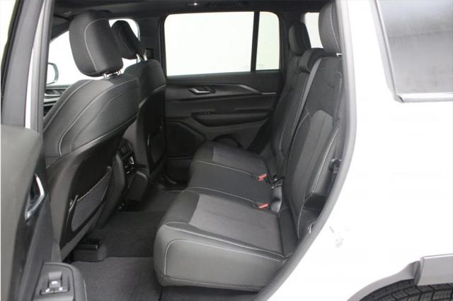 2025 Jeep Grand Cherokee Laredo X 4x2