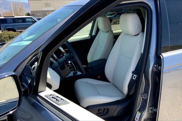 2025 Land Rover Discovery Sport S