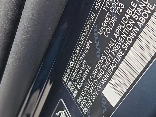 2026 Volvo XC60 B5 Ultra Black Edition