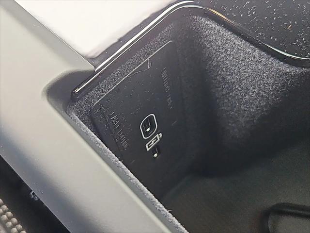 2026 Volvo XC60 B5 Ultra Black Edition