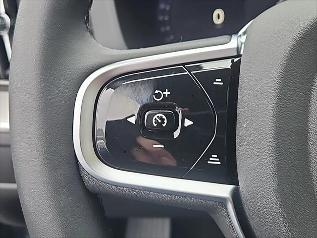 2026 Volvo XC60 B5 Ultra Black Edition