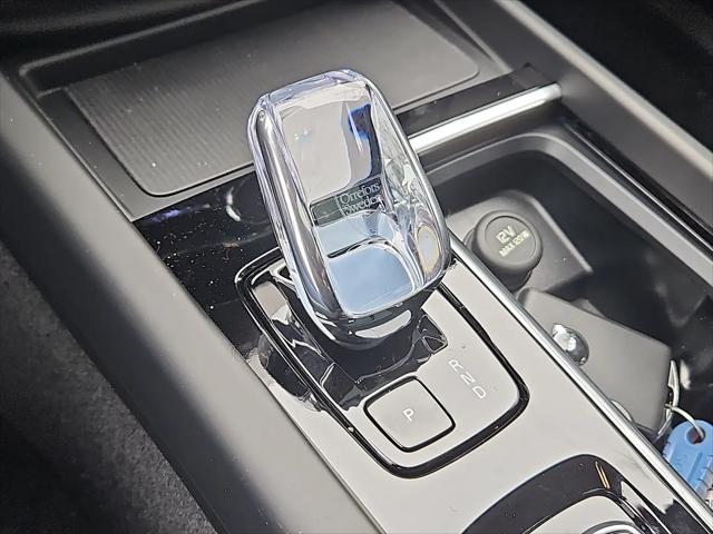 2026 Volvo XC60 B5 Ultra Black Edition