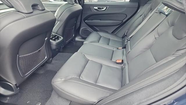 2026 Volvo XC60 B5 Ultra Black Edition