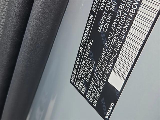 2026 Volvo XC90 Ultra, B6 AWD Gas (mild hybrid), Gasoline, Bright, 7 Seats