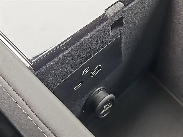 2026 Volvo XC90 Ultra, B6 AWD Gas (mild hybrid), Gasoline, Bright, 7 Seats