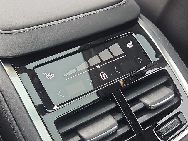 2026 Volvo XC90 Ultra, B6 AWD Gas (mild hybrid), Gasoline, Bright, 7 Seats